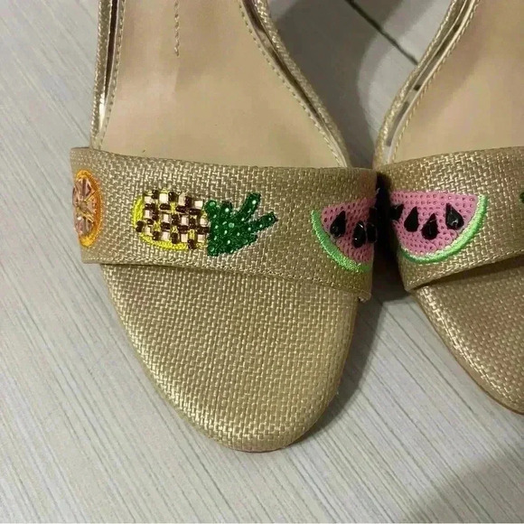 Gianni Bini Joenahtwo Natural Straw Fruit Embellished Block Heel Sandals Summer - Picture 5 of 16